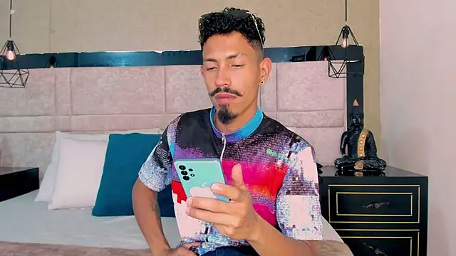 NoaahTylor online show from March 15, 6:59 pm