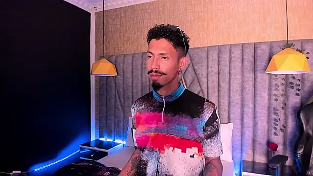 NoaahTylor online show from February 28, 7:46 pm