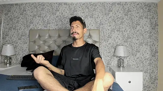 NoaahTylor online show from March 26, 8:07 pm