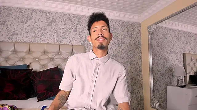 NoaahTylor online show from April 2, 8:26 pm