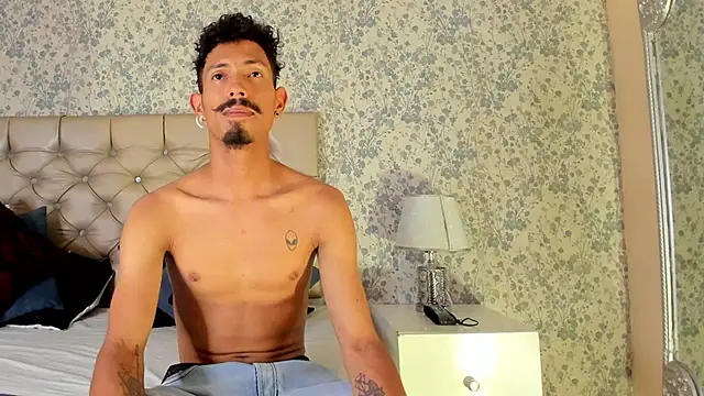 NoaahTylor online show from March 31, 8:11 pm