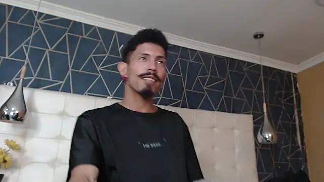 NoaahTylor online show from February 11, 8:20 pm