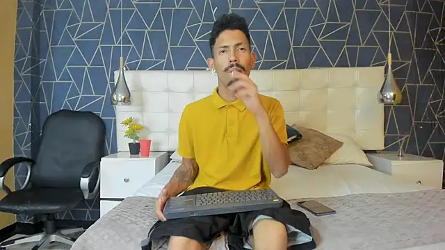 NoaahTylor online show from March 22, 8:21 pm