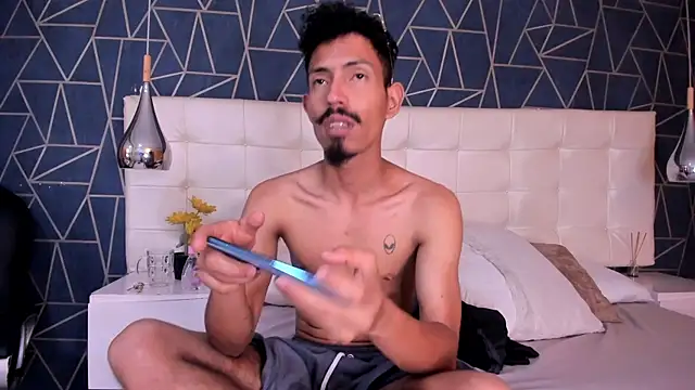 NoaahTylor online show from March 11, 9:09 pm