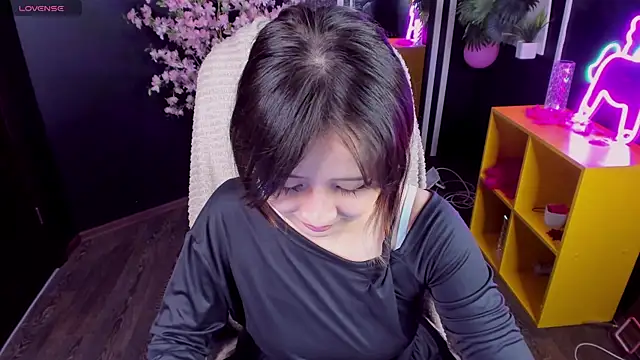 Snapshot of May_Ling chatting on May 6, 11:03 am May Ling online show from May 6, 11:03 am