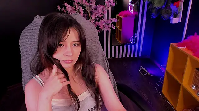 May Ling online show from August 5, 11:15 am