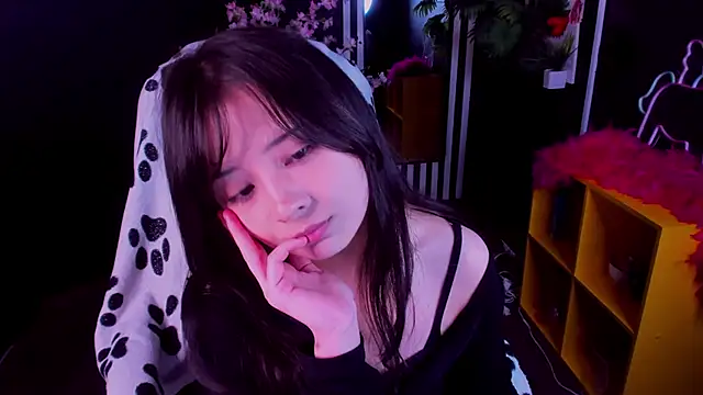 Snapshot of May_Ling chatting on June 20, 11:15 am May Ling online show from June 20, 11:15 am