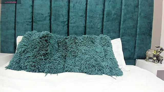 Morales Miles1 online show from April 11, 7:56 am