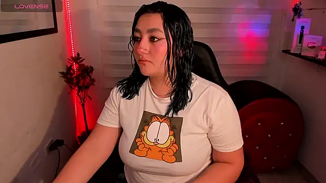 Snapshot of Emily_Jonesh chatting on July 3, 12:22 pm Emily Jonesh online show from July 3, 12:22 pm