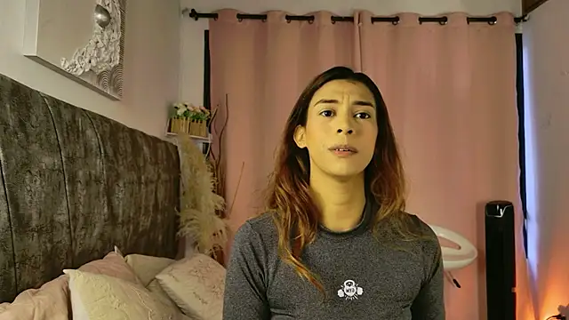 Snapshot of MelanyStone_ chatting on February 23, 12:17 pm MelanyStone online show from February 23, 12:17 pm