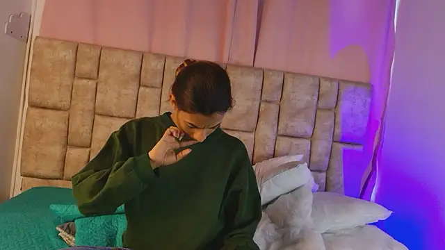 MelanyStone  online show from March 15, 1:40 pm