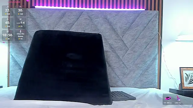 Kendra-Rousee online show from April 16, 9:39 pm