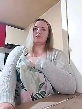 HotStepmommy4 online show from February 15, 9:36 pm