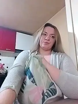 HotStepmommy4 online show from February 19, 10:51 pm