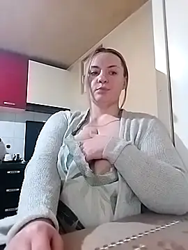 HotStepmommy4 online show from February 10, 11:59 pm