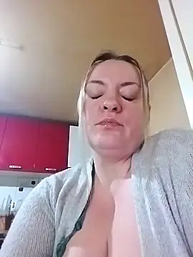 HotStepmommy4 online show from February 25, 10:20 pm