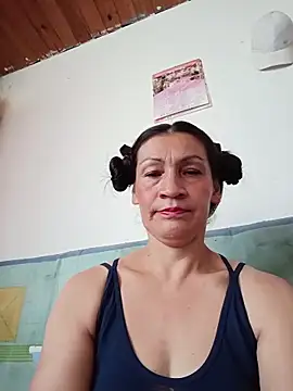 Layla Zaid online show from March 25, 2:49 pm