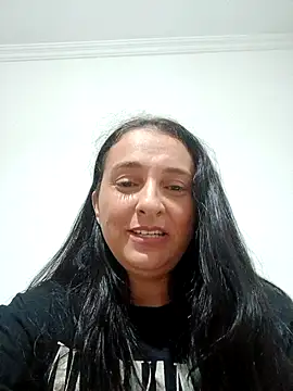 Snapshot of luamel2126 chatting on February 11, 1:27 am luamel2126 online show from February 11, 1:27 am