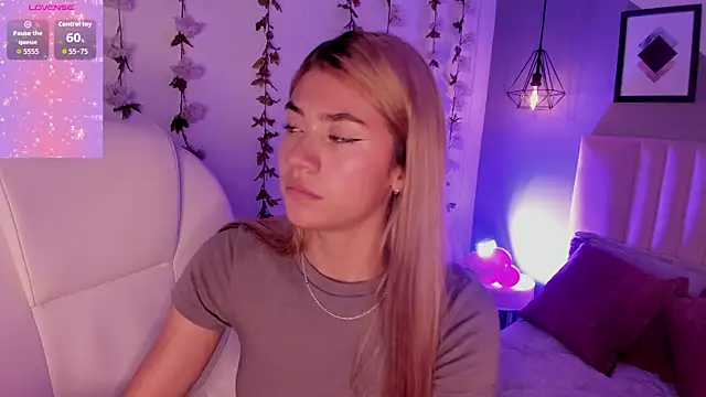 Chris Velvett online show from April 15, 7:58 pm