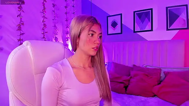 Chris Velvett online show from March 18, 8:53 pm