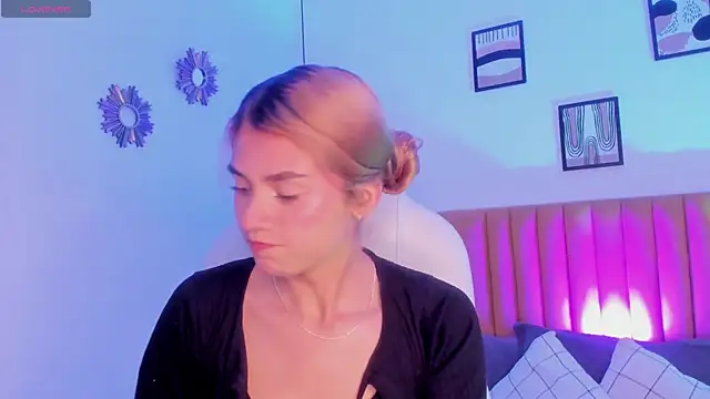 Chris Velvett online show from April 28, 7:51 pm