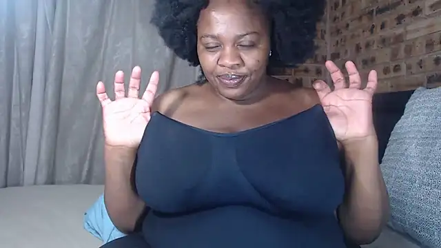 BIGBOOTYXX29 online show from November 3, 6:55 pm