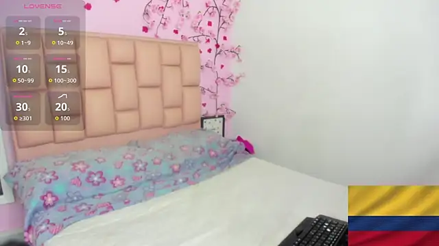 Snapshot of emma_cg chatting on July 14, 7:31 pm emma cg online show from July 14, 7:31 pm