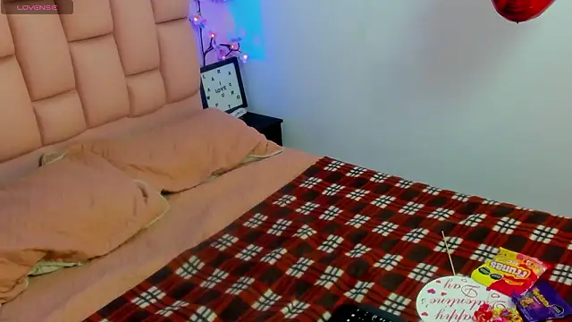 emma cg online show from March 12, 5:50 pm