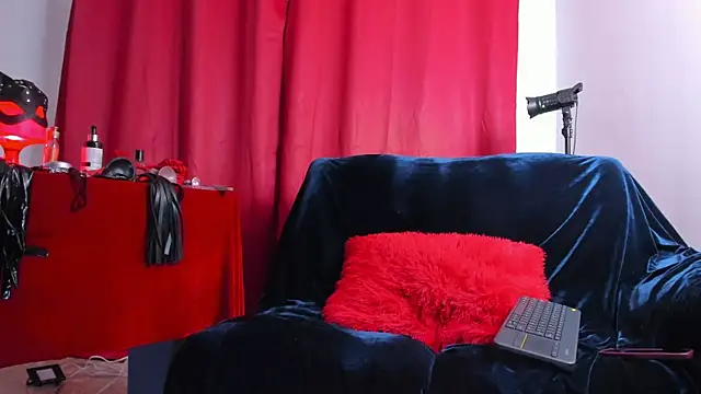 Snapshot of lilyruso chatting on May 25, 11:25 pm lilyruso online show from May 25, 11:25 pm