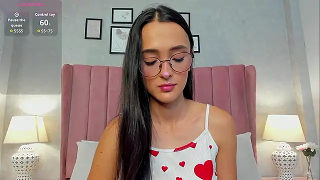 NataliaRivera  online show from March 6, 12:00 pm