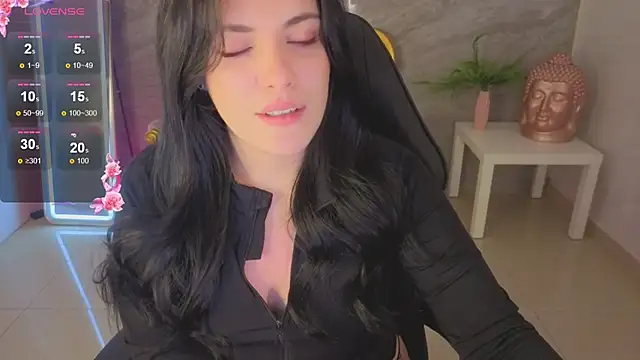 Snapshot of caroline_1s chatting on July 7, 6:47 am caroline 1s online show from July 7, 6:47 am
