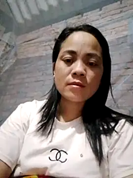 Snapshot of molly-xx chatting on February 15, 7:24 pm molly-xx online show from February 15, 7:24 pm