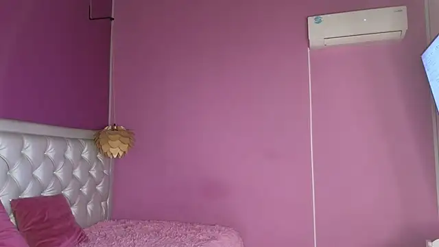 ivonne heaven online show from February 23, 7:25 pm