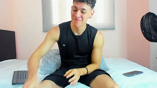 Snapshot of Muscle__Myke chatting on February 25, 1:00 pm Muscle Myke online show from February 25, 1:00 pm