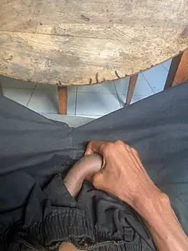 longuebitenoire971 online show from February 20, 5:59 pm