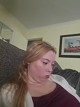 Snapshot of ShySweetheart chatting on July 9, 5:34 pm ShySweetheart online show from July 9, 5:34 pm