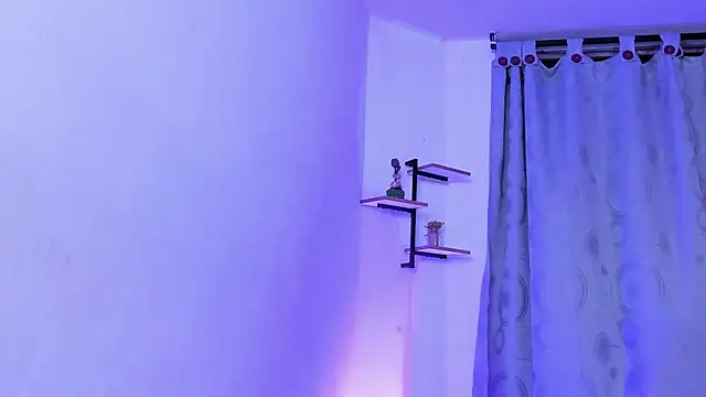 RaiderandRoxie1 online show from April 30, 12:17 am