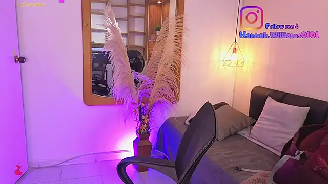 Hanna Williams   online show from March 1, 2:55 am