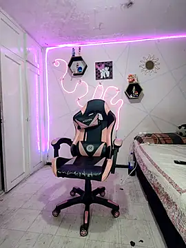 Violeta R  online show from March 23, 5:40 am