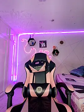 Violeta R  online show from March 22, 6:04 am