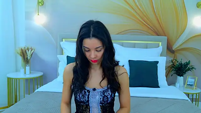 LisaNelson online show from April 19, 3:07 am