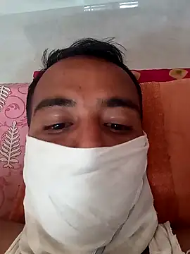 Snapshot of kuldeep12341 chatting on February 22, 7:33 am kuldeep12341 online show from February 22, 7:33 am