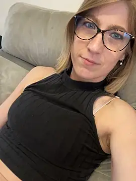 Snapshot of blondie-27 chatting on May 5, 2:53 pm blondie-27 online show from May 5, 2:53 pm
