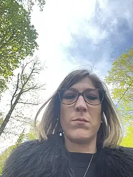 blondie-27 online show from April 22, 4:03 pm