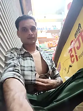 Snapshot of Beinghorny83 chatting on February 12, 6:29 pm Beinghorny83 online show from February 12, 6:29 pm