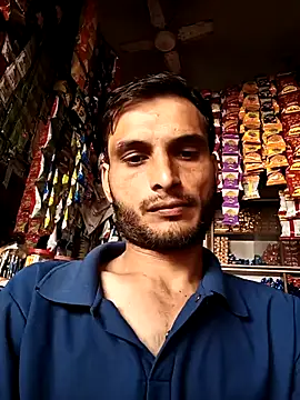 Snapshot of Beinghorny83 chatting on March 1, 4:01 am Beinghorny83 online show from March 1, 4:01 am