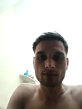 Snapshot of Beinghorny83 chatting on February 15, 8:13 am Beinghorny83 online show from February 15, 8:13 am