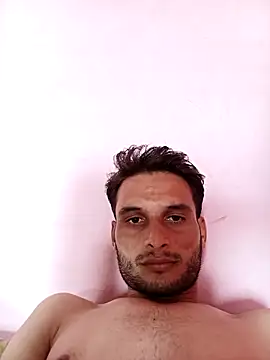 Snapshot of Beinghorny83 chatting on February 23, 9:43 am Beinghorny83 online show from February 23, 9:43 am