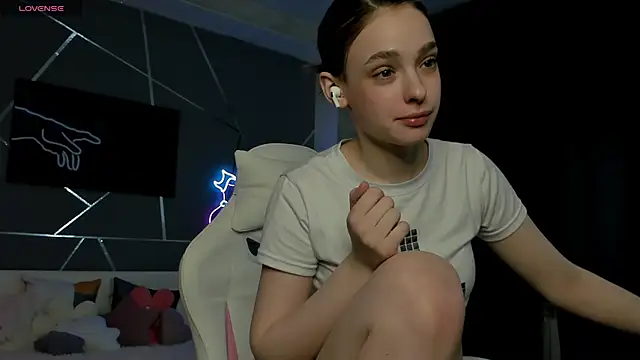 naomi reiss online show from May 26, 1:26 am