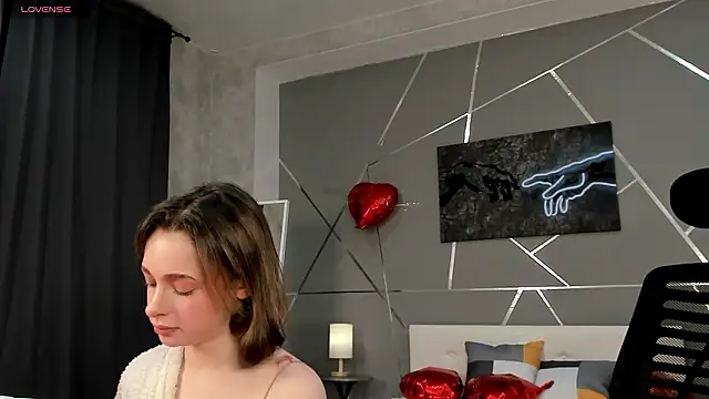 Snapshot of naomi_reiss chatting on March 1, 11:38 pm naomi reiss online show from March 1, 11:38 pm